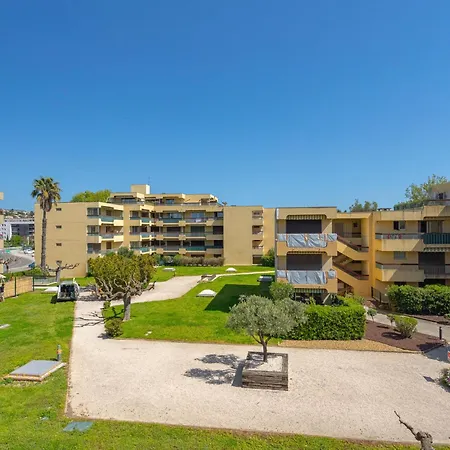 Daire Parcs Du Lavandou-10 By Interhome *